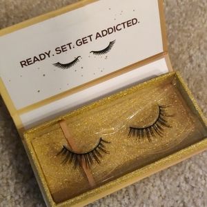 Lashaholic Luxury Lashes